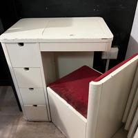 Scrivania petineuse toilette