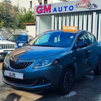 Ypsilon Gold con ricarica Cell e retrocamera 2023