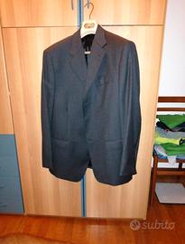 Completo giacca più pantaloni. 