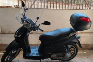 Scooter Peugeot Tweet 150