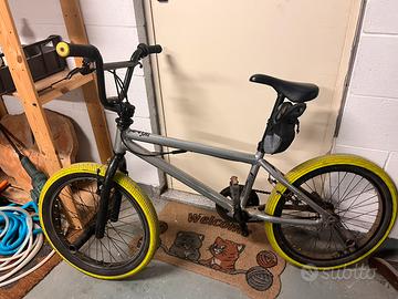 Bmx freestyle bicicletta 20”