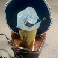 Lampadario con minerale.