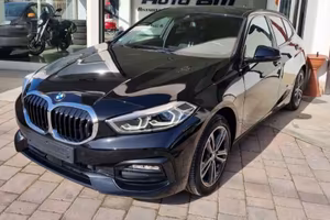 Veicolo tedesco BMW 116d Lim. Sport Line