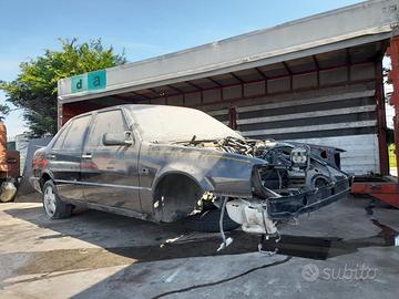 Lancia Thema Ferrari 832 per ricambi