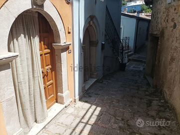 Abitazione centro storico, a Mt .100 dal centro