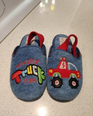 Pantofole invernali bambino numero 25 con veicoli