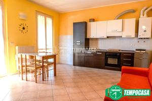 2 LOCALI CON POSTO AUTO COPERTO E TERRAZZA