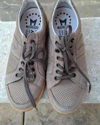 Scarpe ortopediche da uomo.
