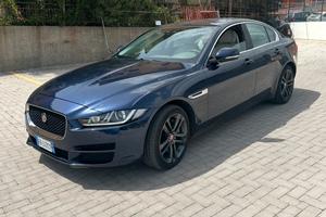 Jaguar PURE XE 2.0 AWD 180cv