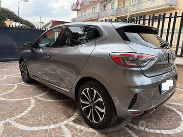 Renault Clio V GPL Techno 2024 – 25.000km –