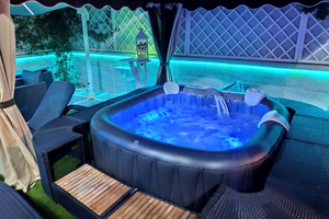 Incantevole Appartamento con Piscina Idromassaggio