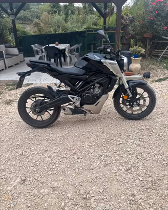 Honda CB125R