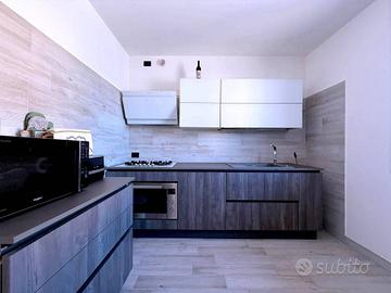 Villa di 150 m² con più di 5 locali e box auto a A