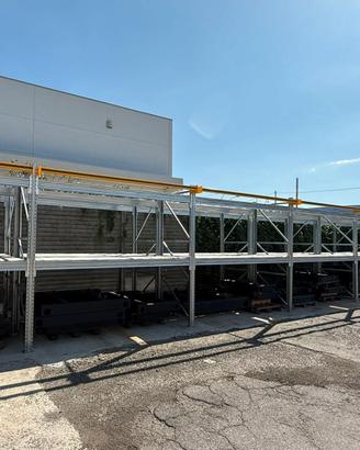 scaffalatura industriale