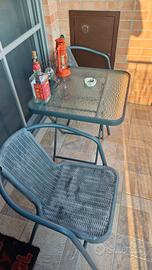 Set tavolo e sedie da giardino
