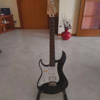 Chitarra Yamaha Pacifica 112JL (per mancini)