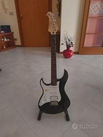 Chitarra Yamaha Pacifica 112JL (per mancini)