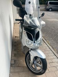 Aprilia sport city 200