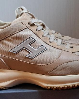 Hogan Sneakers Interactive