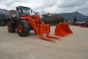 PALA GOMMATA HITACHI ZW310