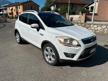 4WD con gancio di traino