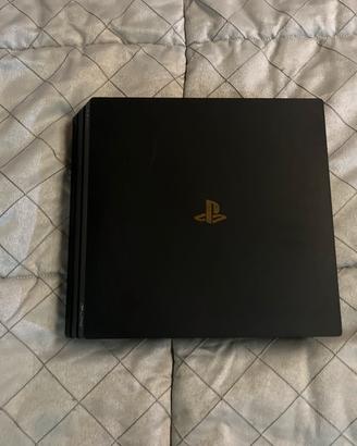 Ps4 pro con 2 controller e 3 giochi