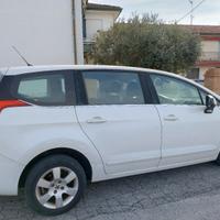 Peugeot 5008 1, serie - 20011