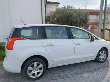 Peugeot 5008 1, serie - 20011