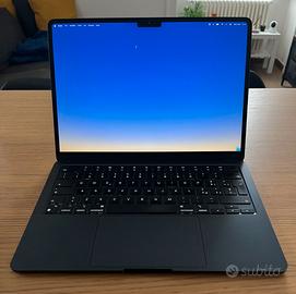 MacBook Air 13" M2 - 8GB /256GB - Fatturabile
