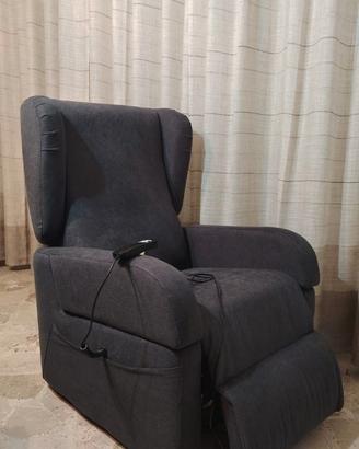 Poltrona automatizzata per anziani/disabili