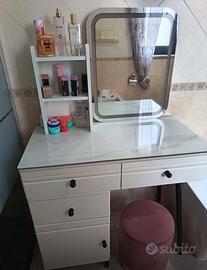 POSTAZIONE TRUCCO