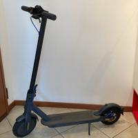 Monopattino Xiaomi Scooter 3 + OMAGGI