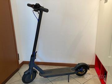 Monopattino Xiaomi Scooter 3 + OMAGGI