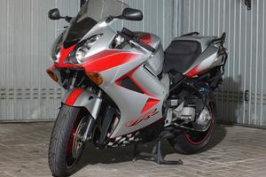 Honda VFR 800 - 2002 Dangerous Toy