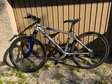 MOUNTAIN BIKE 26"