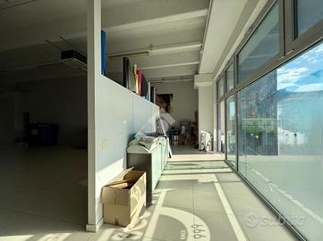 NEGOZIO A CASTIGLIONE DELLE STIVIERE