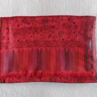Foulard/pashmina in seta.  Nuova
