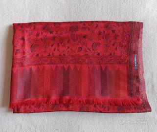 Foulard/pashmina in seta.  Nuova