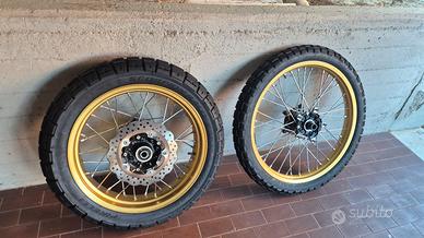 COPPIA CERCHI ORO  YAMAHA TENERÈ 700 +PIRELLI STR