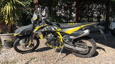 Swm rs 125 r 2020