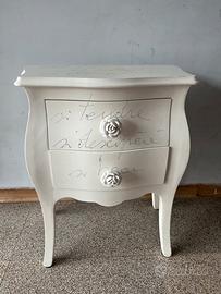 Comodino bombato shabby