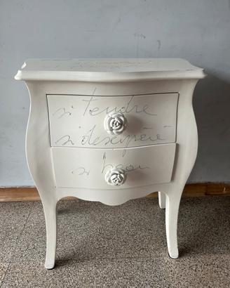 Comodino bombato shabby