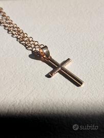 Collana con Ciondolo a Croce Minimal