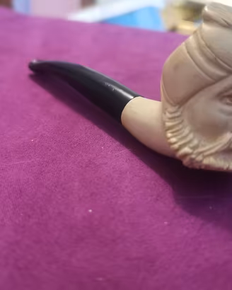 Pipa figurata in Schiuma di Mare scolpita a mano