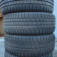 Gomme Pirelli Sottozero 3 Winter 215/60 R18