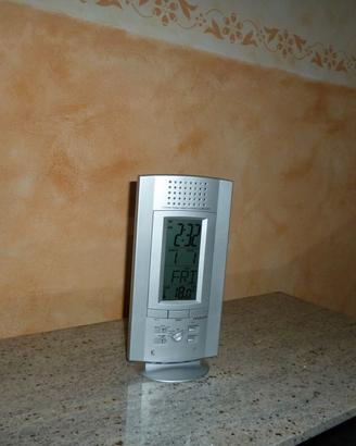 Stazione meteo con data ora e termometro