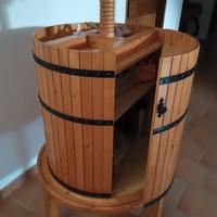 Mobile bar in pino massello.