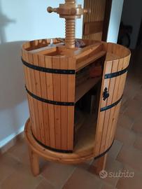 Mobile bar in pino massello.