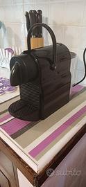 Macchina caffe' De Longhi Inissia a capsule