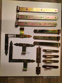  Cardini e ferramenta porta / cancello legno